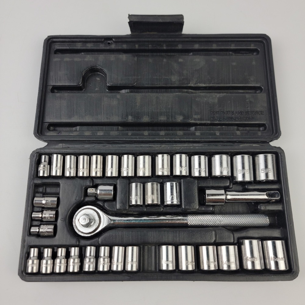 39 Piece SAE and Metric Socket Set with Ratchet and Extension Bar in Case